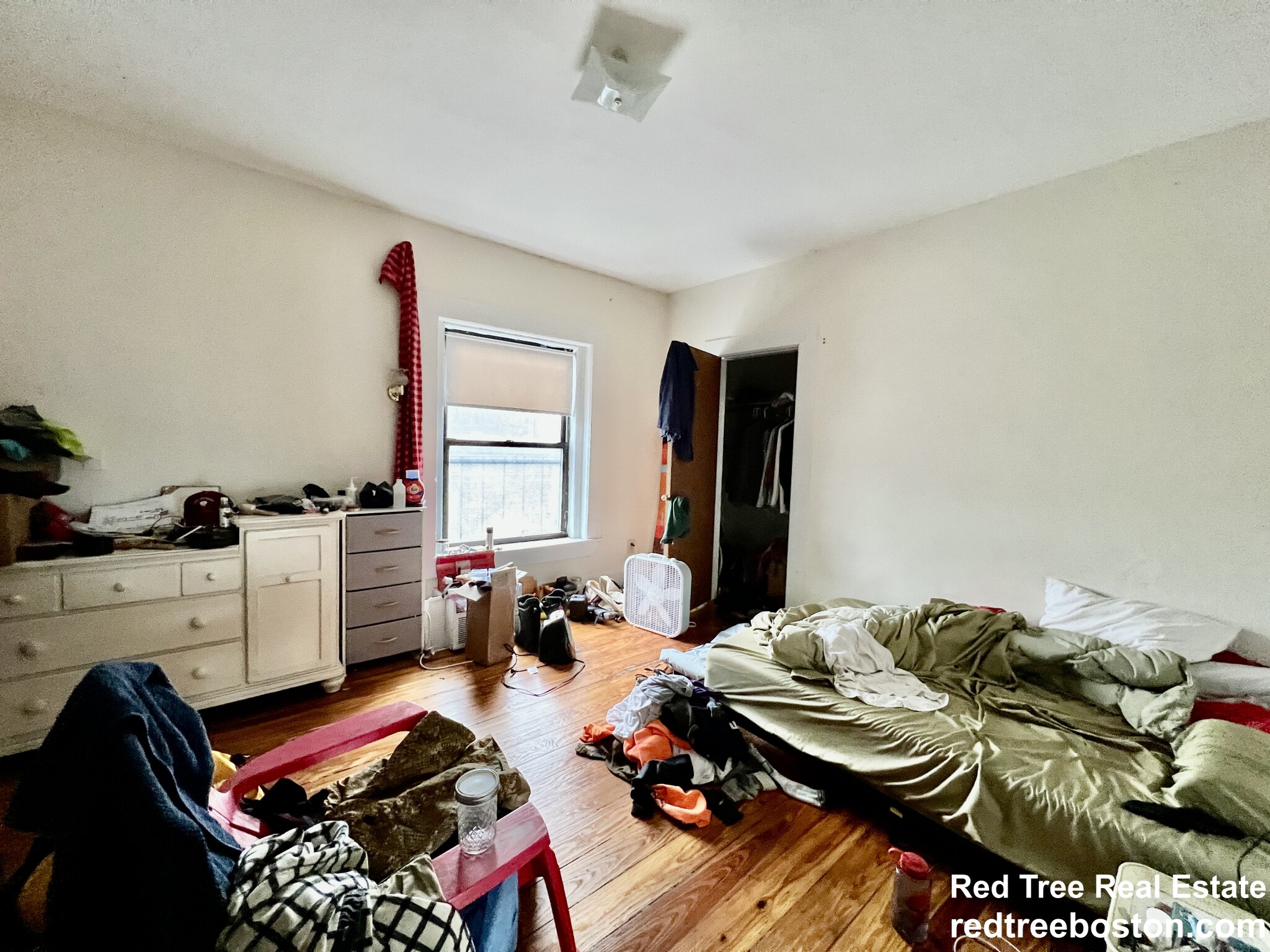 4 bed, 2 bath apartment for rent at 3 Glen Rd Unit 1, Jamaica Plain — photo 6 of 10
