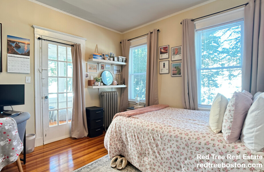 4 bed, 2 bath apartment for rent at 3 Glenley Ter Unit 3, Brighton — photo 4 of 9