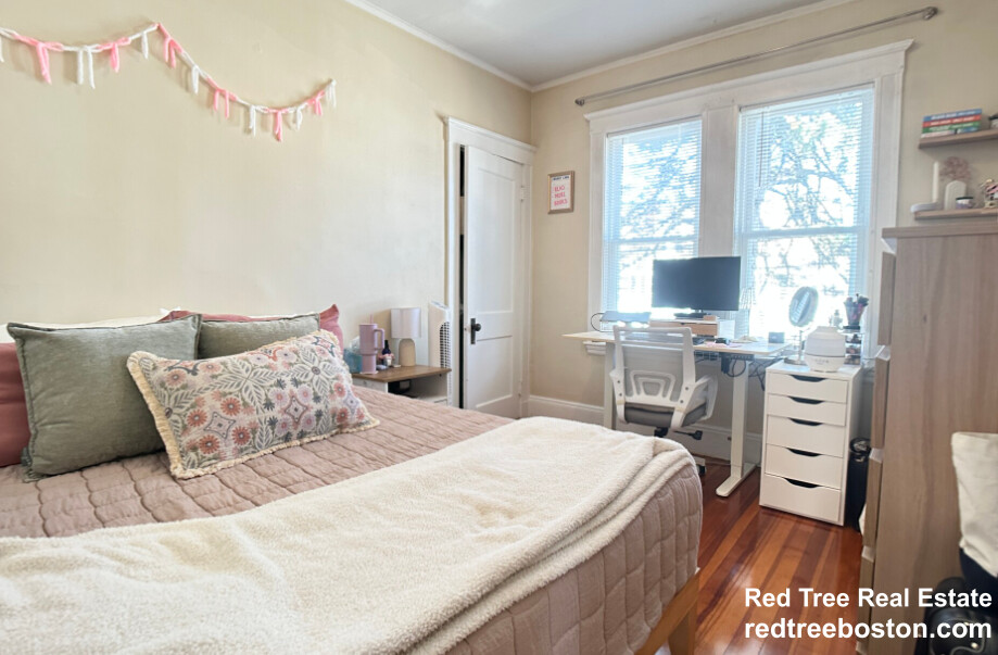 4 bed, 2 bath apartment for rent at 3 Glenley Ter Unit 3, Brighton — photo 5 of 9