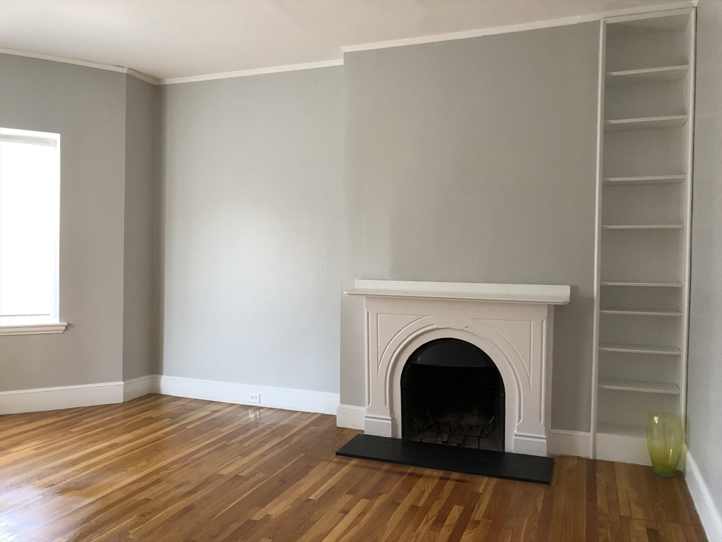 1 bed, 1 bath apartment for rent at 3 Gloucester Unit 9, Back Bay — photo 2 of 10