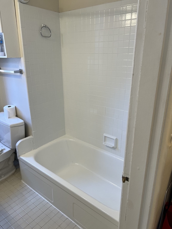 1 bed, 1 bath apartment for rent at 3 Gloucester Unit 9, Back Bay — photo 9 of 10