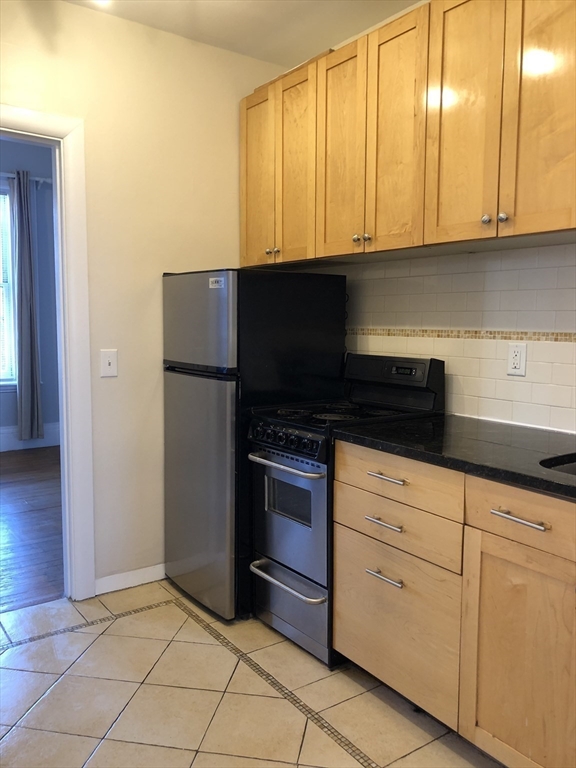 1 bed, 1 bath apartment for rent at 3 Gloucester Unit 9, Back Bay — photo 4 of 10