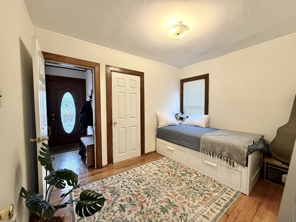 3 bed, 1 bath apartment for rent at 3 Goldsmith Ave Unit 1, Tufts University — photo 6 of 16