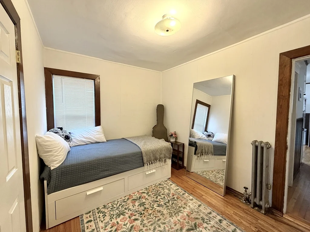 3 bed, 1 bath apartment for rent at 3 Goldsmith Ave Unit 1, Tufts University — photo 5 of 16