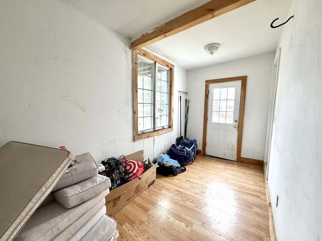 3 bed, 1 bath apartment for rent at 3 Goldsmith Ave Unit 1, Tufts University — photo 11 of 16