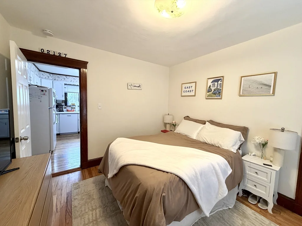 3 bed, 1 bath apartment for rent at 3 Goldsmith Ave Unit 1, Tufts University — photo 14 of 16