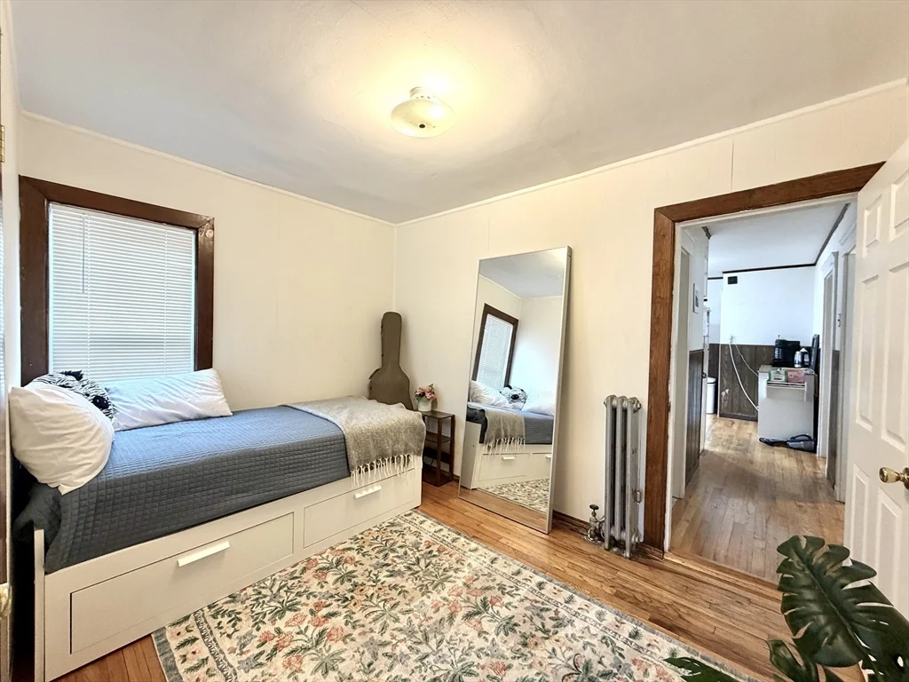 3 bed, 1 bath apartment for rent at 3 Goldsmith Ave Unit 3, Tufts University — photo 4 of 11