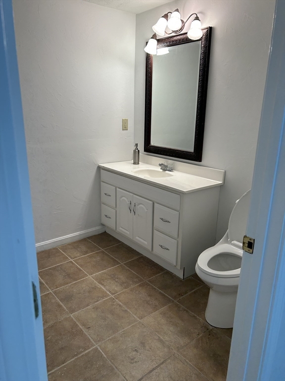 4 bed, 2 bath apartment for rent at 3 Gooseneck Ln, Westford — photo 22 of 28