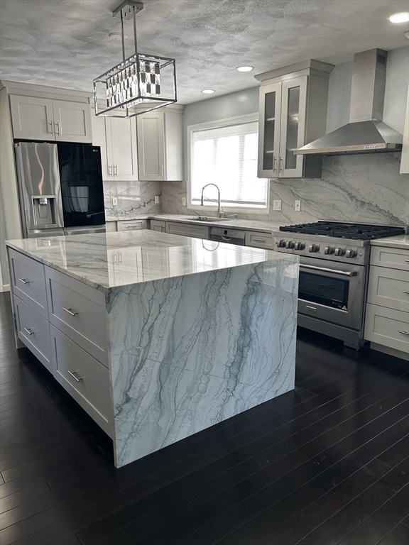 4 bed, 2 bath apartment for rent at 3 Gooseneck Ln, Westford — photo 3 of 28