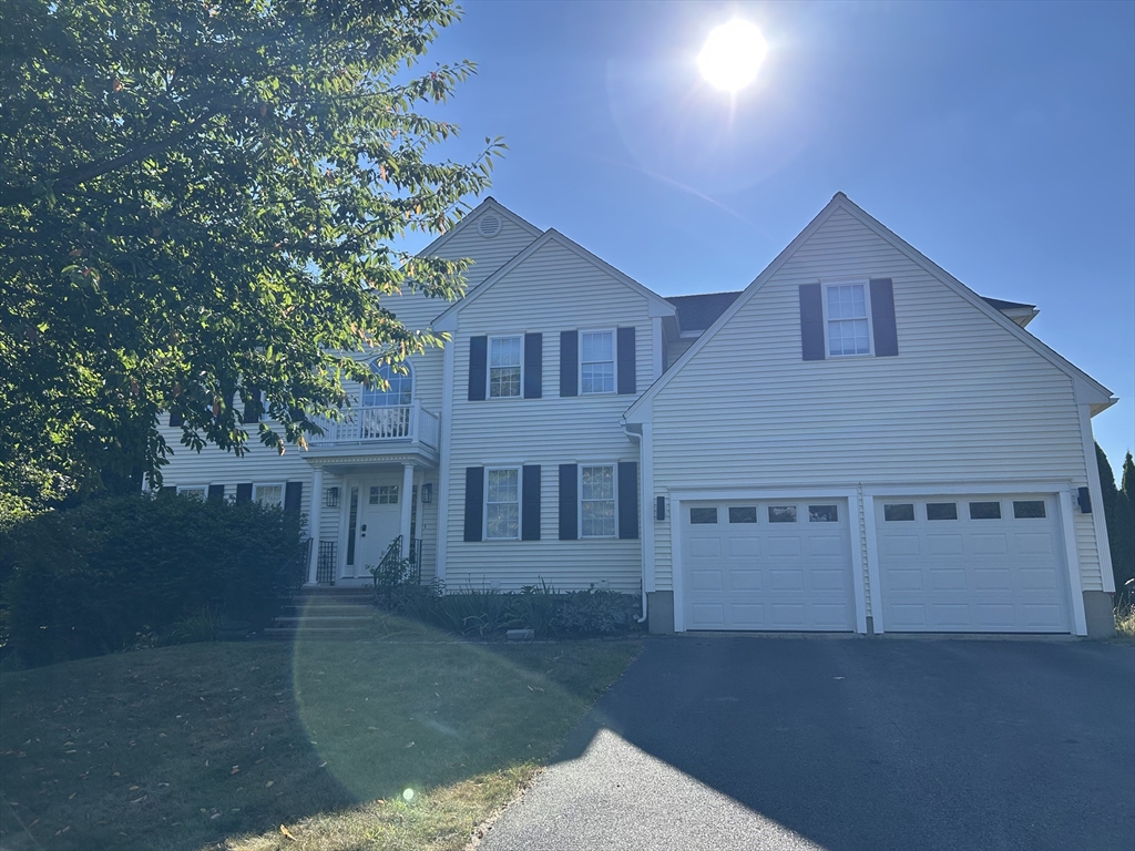 4 bed, 2 bath apartment for rent at 3 Gooseneck Ln, Westford — photo 1 of 28