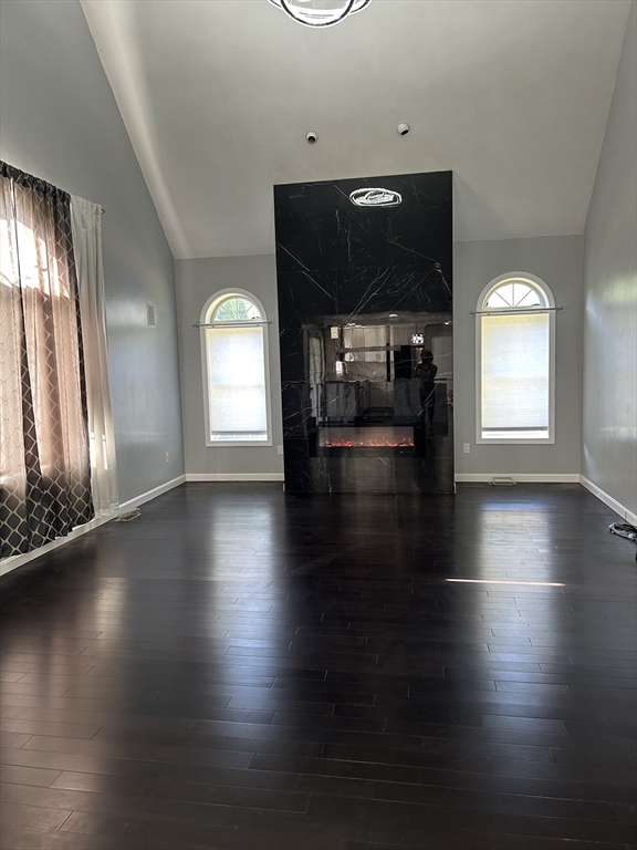 4 bed, 2 bath apartment for rent at 3 Gooseneck Ln, Westford — photo 6 of 28