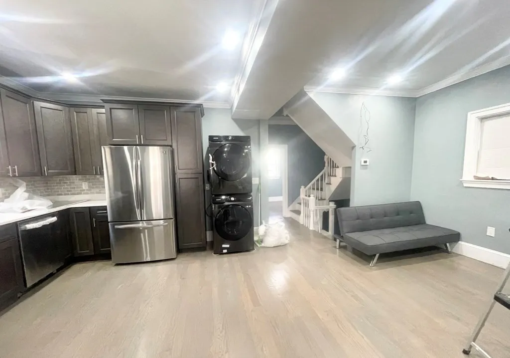 4 bed, 2 bath apartment for rent at 3 Grafton St Unit 2, Dorchester — photo 2 of 10