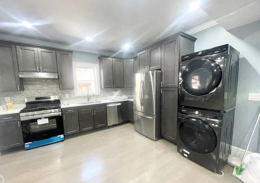 4 bed, 2 bath apartment for rent at 3 Grafton St Unit 2, Dorchester — photo 1 of 10