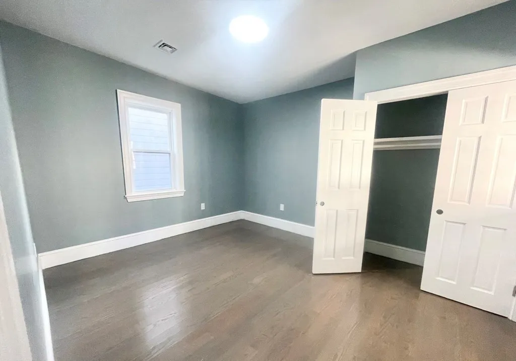 4 bed, 2 bath apartment for rent at 3 Grafton St Unit 2, Dorchester — photo 5 of 10
