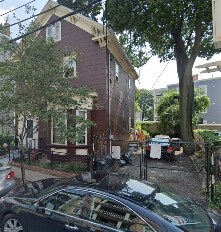 Studio bed apartment for rent at 3 Grafton St Unit Parking, Dorchester
