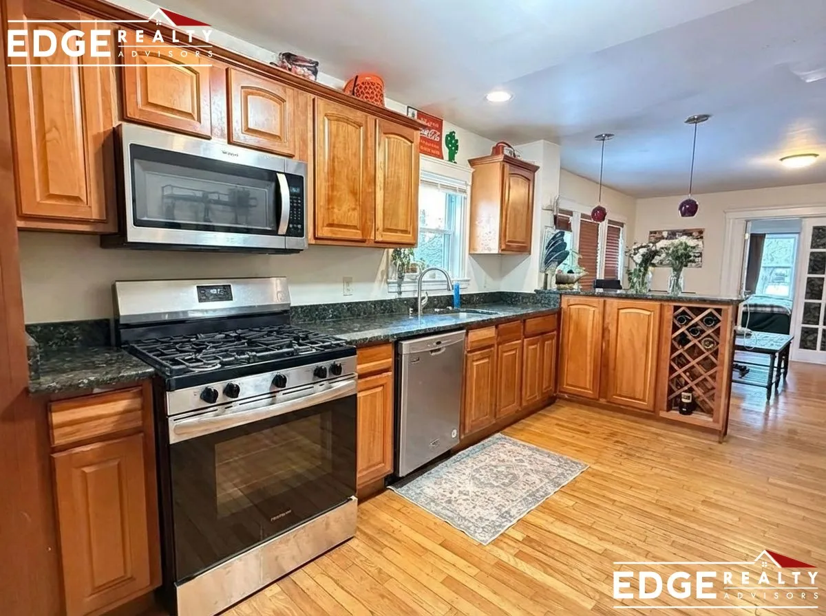 3 bed, 1 bath apartment for rent at 3 Granite St Unit 2, Cambridgeport