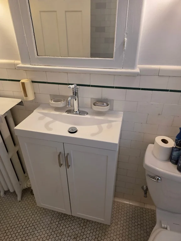 4 bed, 1 bath apartment for rent at 3 Greenough St, Coolidge Corner — photo 13 of 20