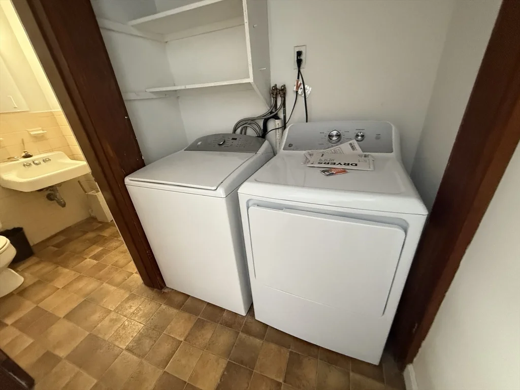 4 bed, 1 bath apartment for rent at 3 Greenough St, Coolidge Corner — photo 18 of 20