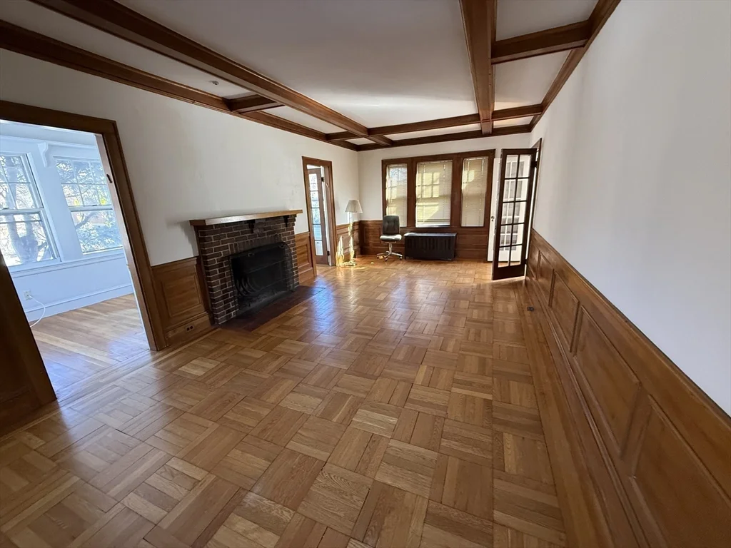 4 bed, 1 bath apartment for rent at 3 Greenough St, Coolidge Corner — photo 3 of 20