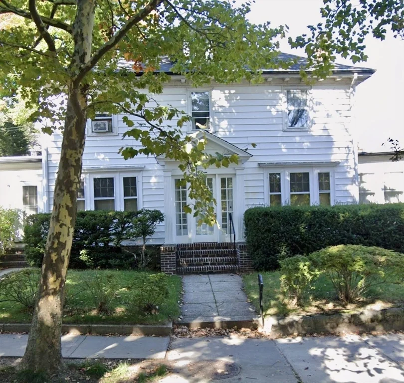 4 bed, 1 bath apartment for rent at 3 Greenough St, Coolidge Corner — photo 1 of 20