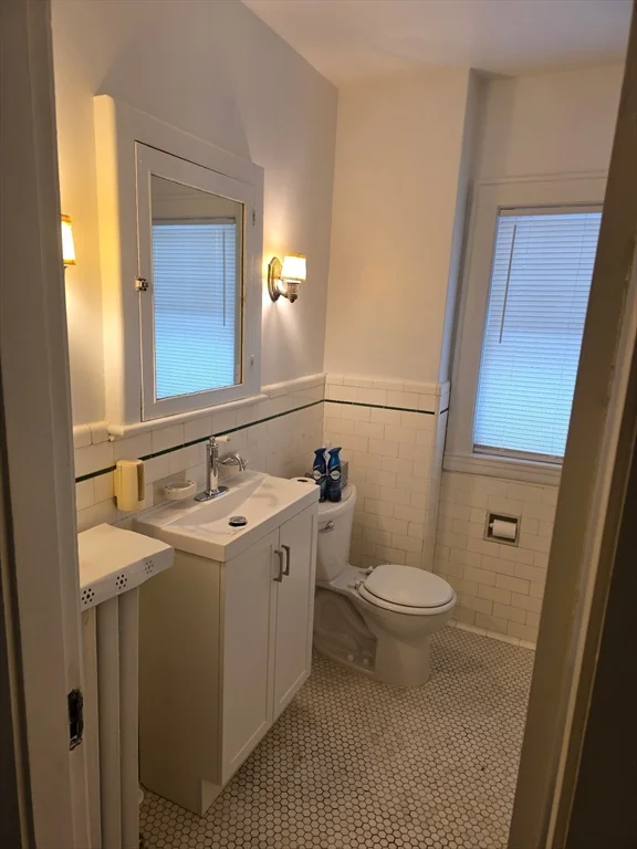 4 bed, 1 bath apartment for rent at 3 Greenough St, Coolidge Corner — photo 12 of 20