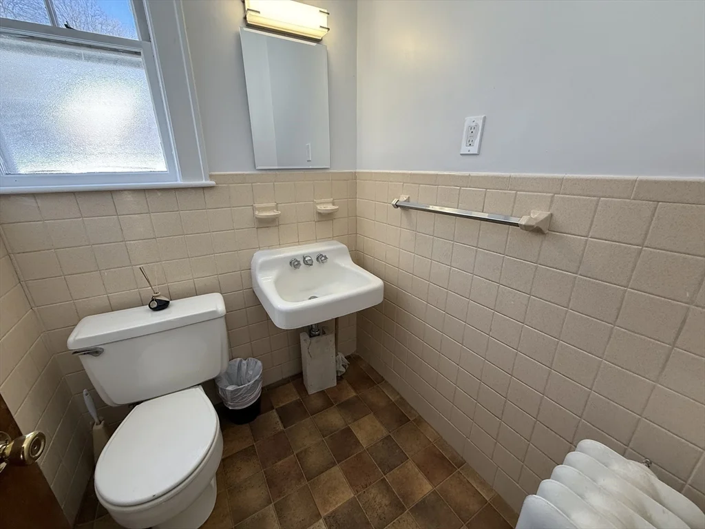 4 bed, 1 bath apartment for rent at 3 Greenough St, Coolidge Corner — photo 17 of 20