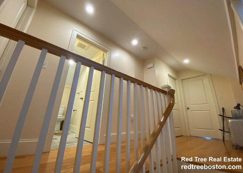 6 bed, 3 bath apartment for rent at 3 Griggs Pl, Allston — photo 8 of 12