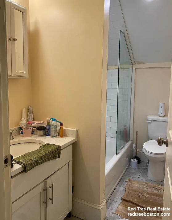 6 bed, 3 bath apartment for rent at 3 Griggs Pl, Allston — photo 10 of 12