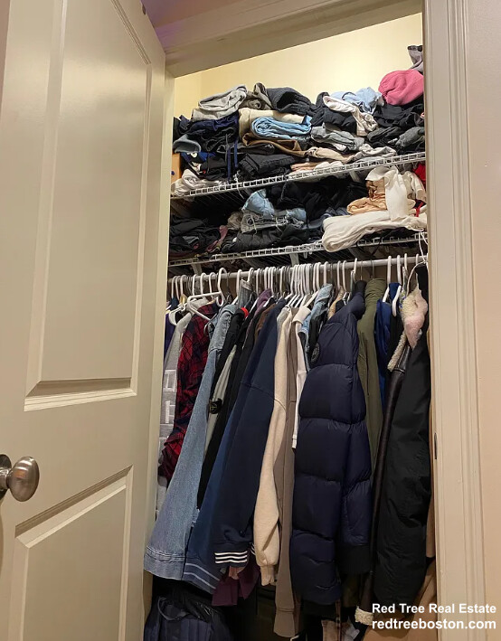 6 bed, 3 bath apartment for rent at 3 Griggs Pl, Allston — photo 9 of 12