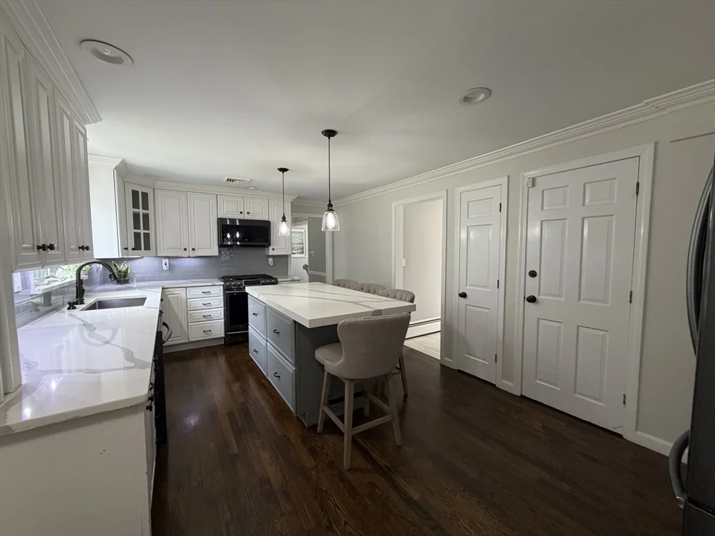 4 bed, 2 bath apartment for rent at 3 Hackney Cir, Andover — photo 8 of 29