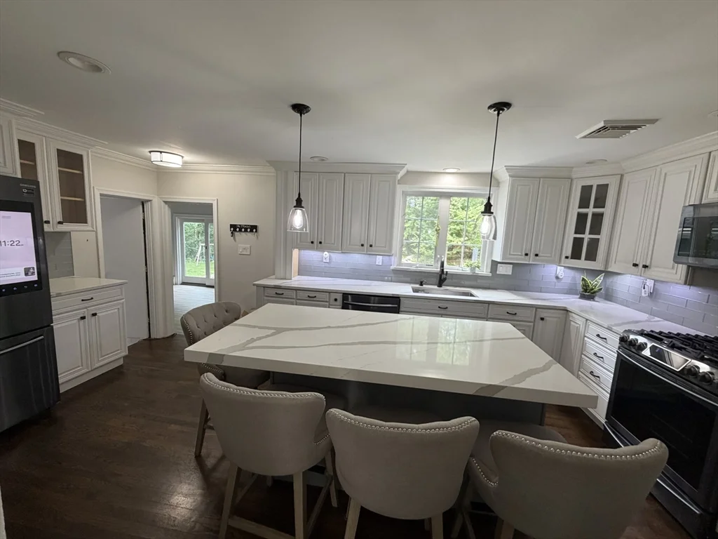 4 bed, 2 bath apartment for rent at 3 Hackney Cir, Andover — photo 10 of 29