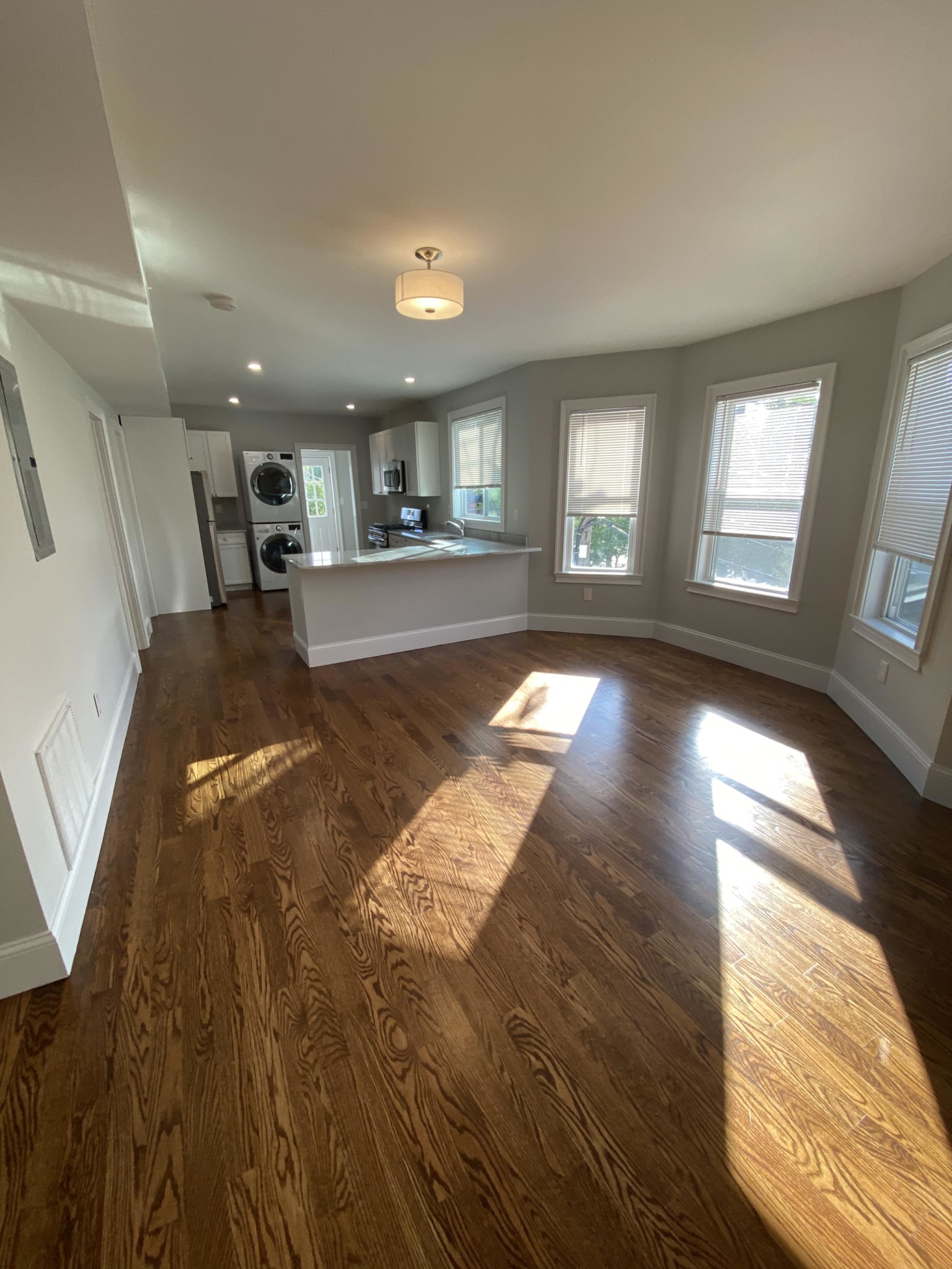6 bed, 4+ bath apartment for rent at 3 Hamilton Rd Unit 2, West Somerville — photo 5 of 23