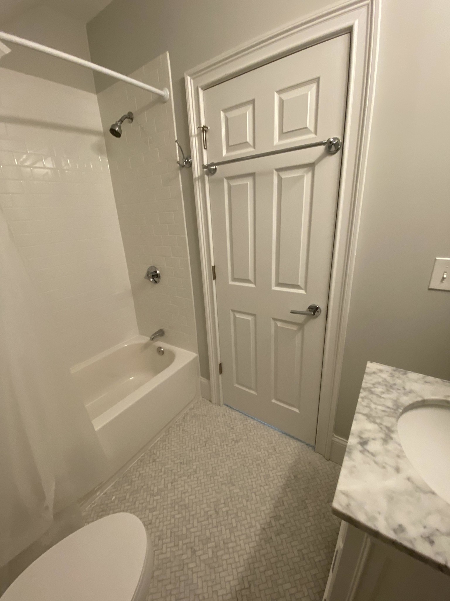 6 bed, 4+ bath apartment for rent at 3 Hamilton Rd Unit 2, West Somerville — photo 19 of 23