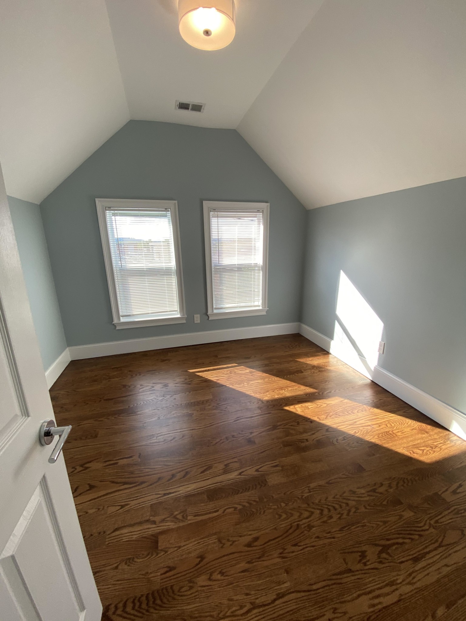 6 bed, 4+ bath apartment for rent at 3 Hamilton Rd Unit 2, West Somerville — photo 13 of 23