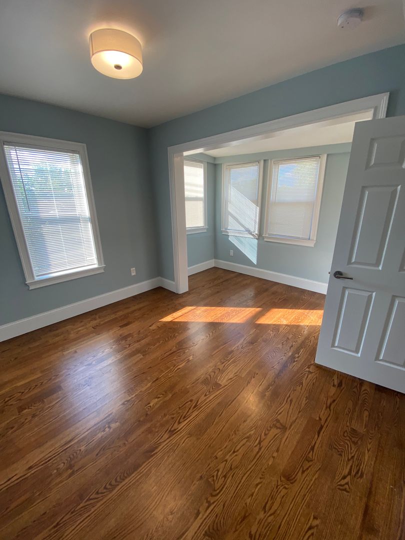 6 bed, 4 bath apartment for rent at 3 Hamilton Rd Unit 2A, West Somerville — photo 5 of 23