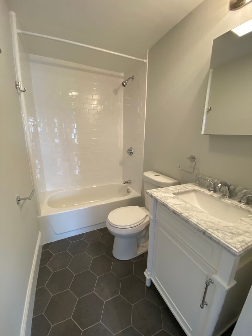 6 bed, 4 bath apartment for rent at 3 Hamilton Rd Unit 2A, West Somerville — photo 16 of 23