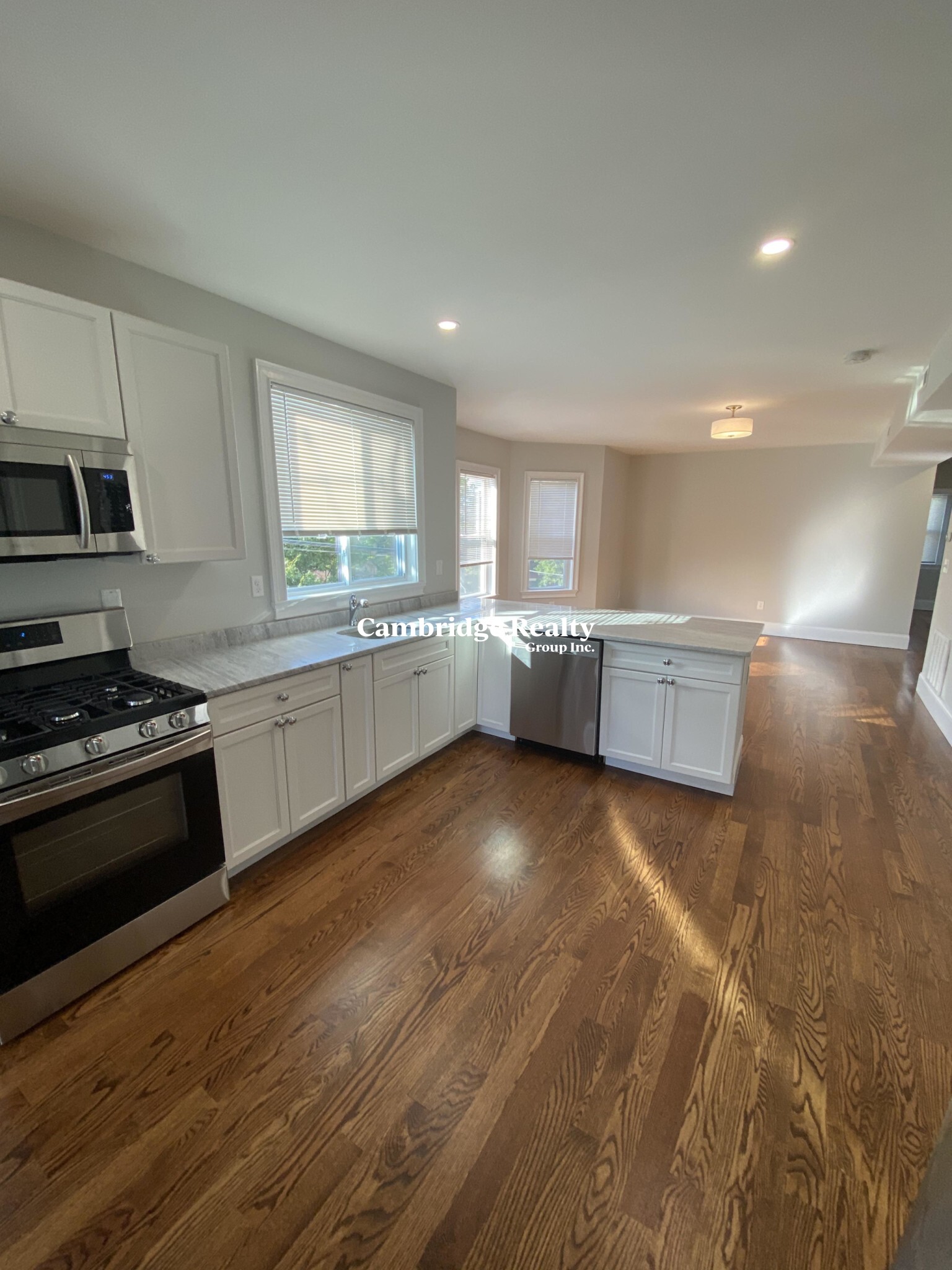 6 bed, 4+ bath apartment for rent at 3 Hamilton Rd Unit 2T, West Somerville — photo 7 of 26
