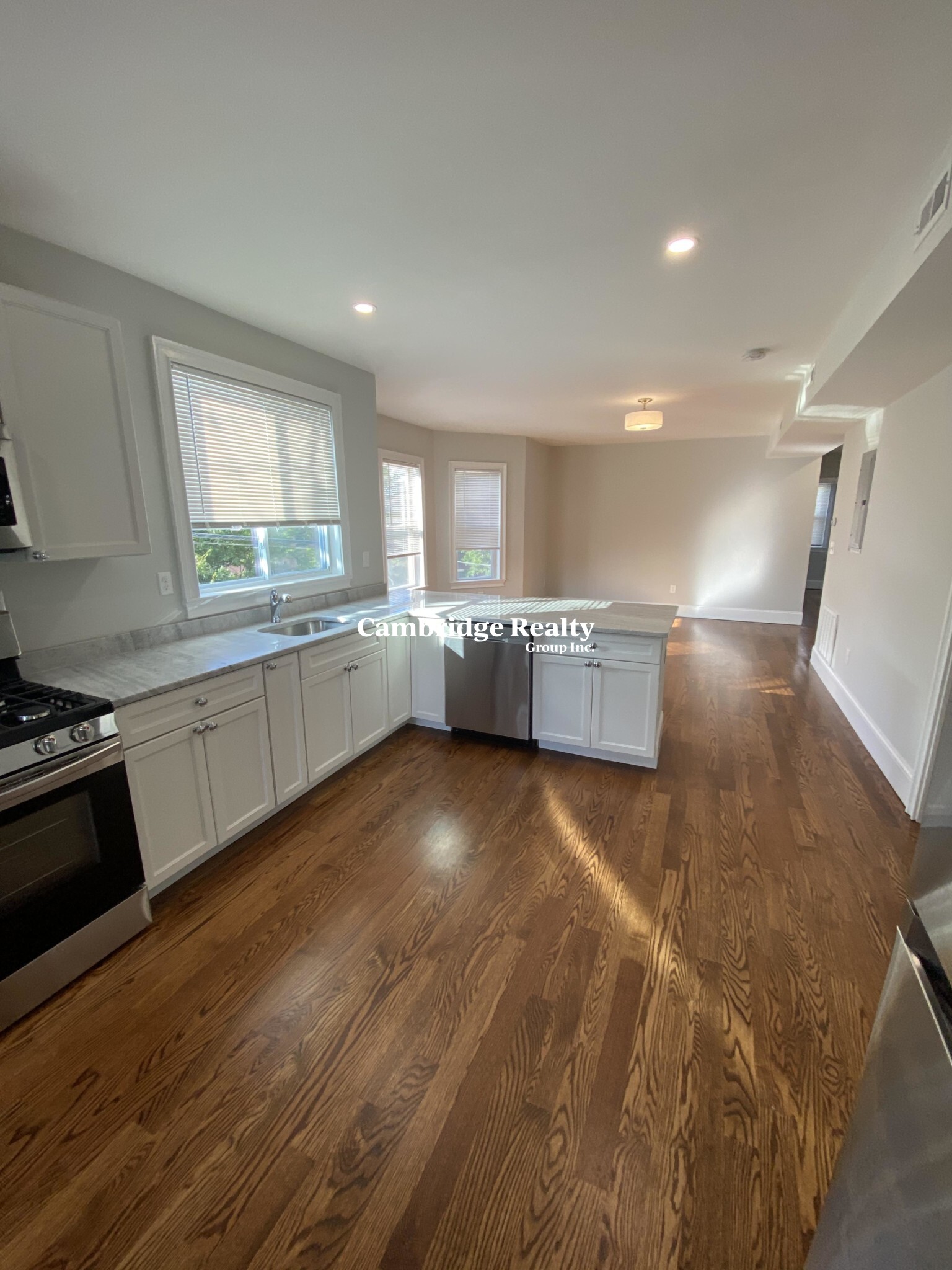 6 bed, 4+ bath apartment for rent at 3 Hamilton Rd Unit 2T, West Somerville — photo 9 of 26