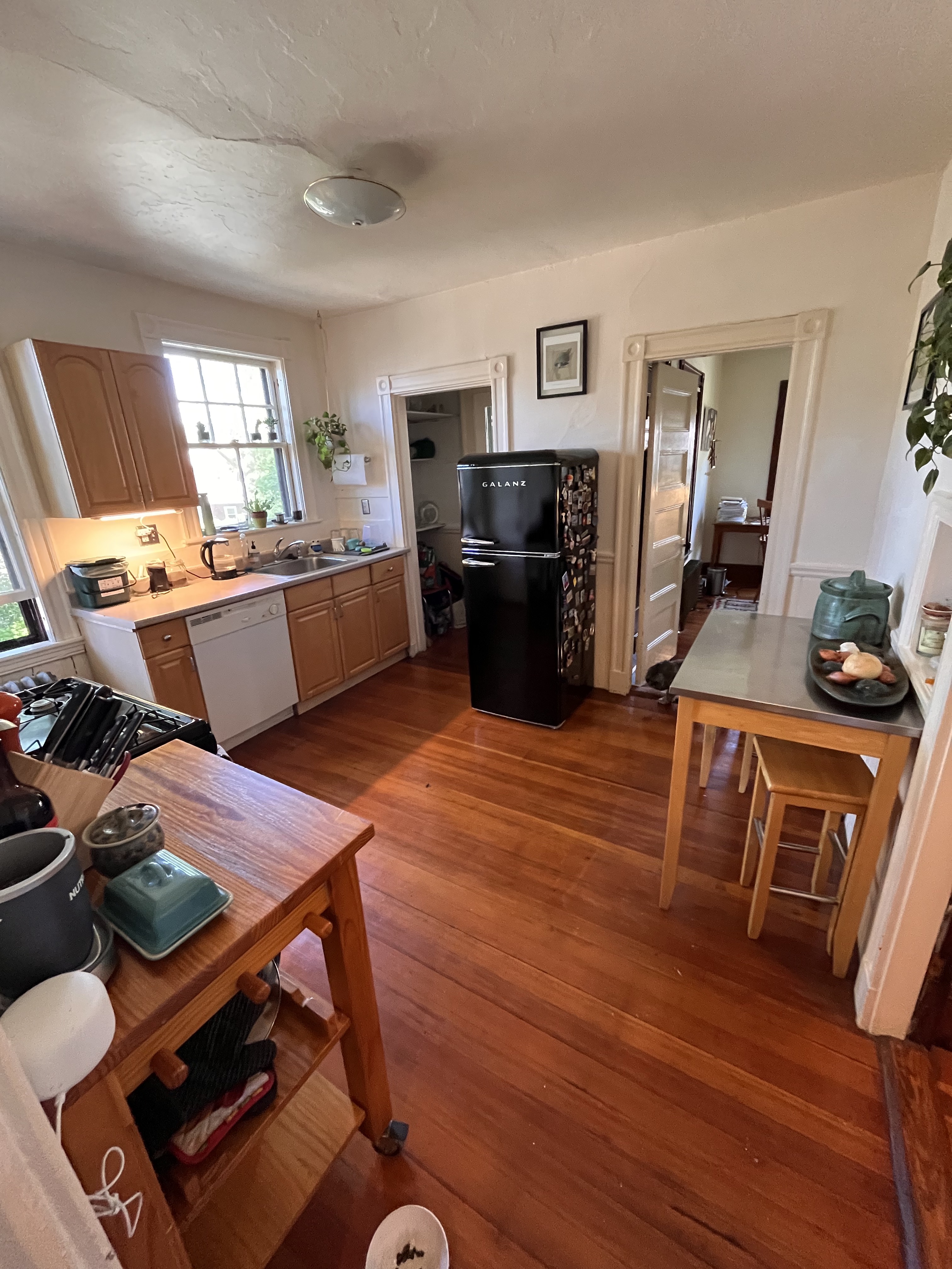 3 bed, 1 bath apartment for rent at 3 Hammond St Unit 3, Baldwin — photo 2 of 20