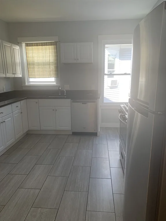 4 bed, 1 bath apartment for rent at 3 Harold Park Unit 2, Roxbury — photo 7 of 7