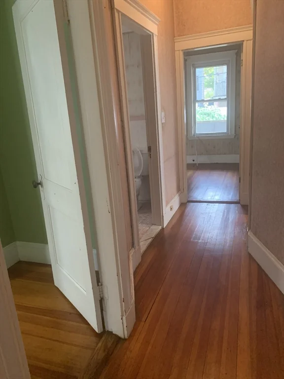 4 bed, 1 bath apartment for rent at 3 Harold Park Unit 2, Roxbury — photo 3 of 7