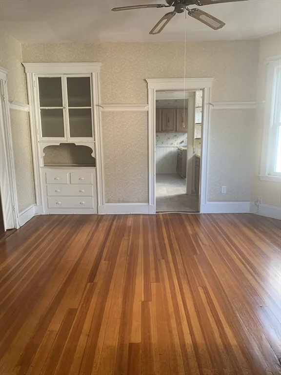 4 bed, 1 bath apartment for rent at 3 Harold Park Unit 2, Roxbury — photo 2 of 7