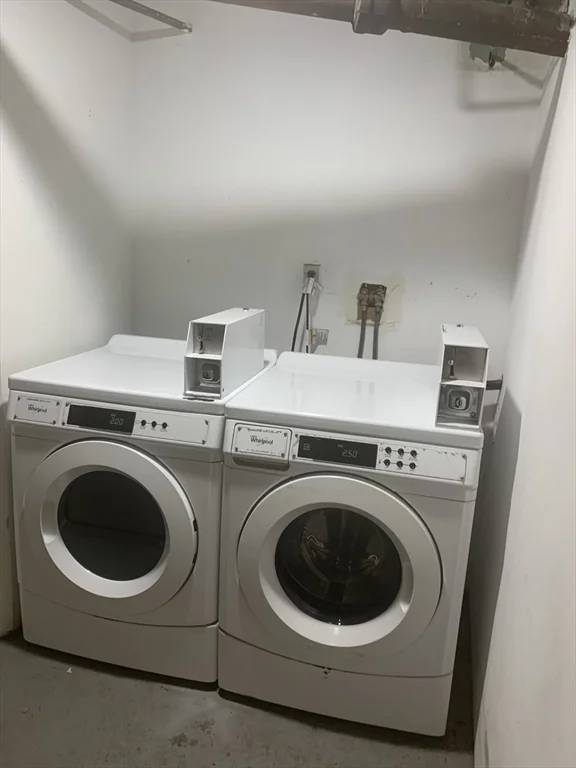 4 bed, 1 bath apartment for rent at 3 Harold Park Unit 2, Roxbury — photo 6 of 7