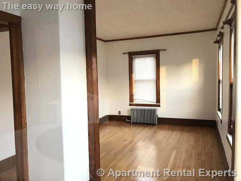 3 bed, 1 bath apartment for rent at 3 Harrison St Unit 2, Spring Hill — photo 2 of 17