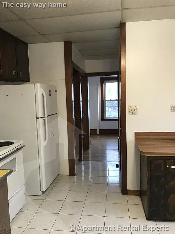 3 bed, 1 bath apartment for rent at 3 Harrison St Unit 2, Spring Hill — photo 4 of 17