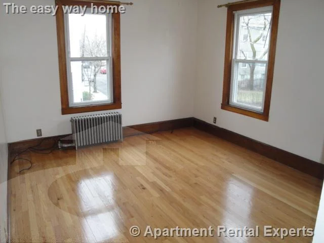 3 bed, 1 bath apartment for rent at 3 Harrison St Unit 2, Spring Hill — photo 7 of 17