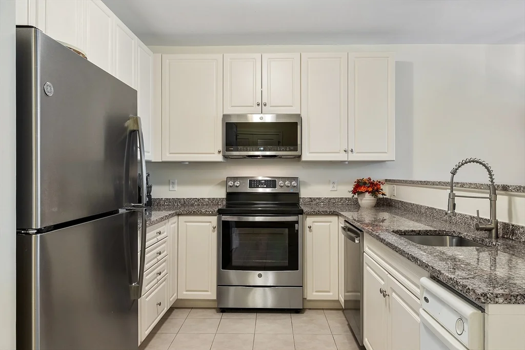 1 bed, 1 bath apartment for rent at 3 Harvest Dr Unit 107, North Andover — photo 6 of 32