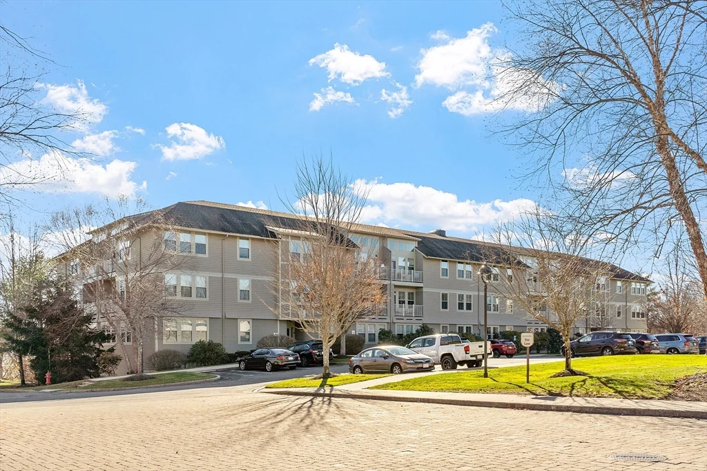 1 bed, 1 bath apartment for rent at 3 Harvest Dr Unit 107, North Andover — photo 2 of 32