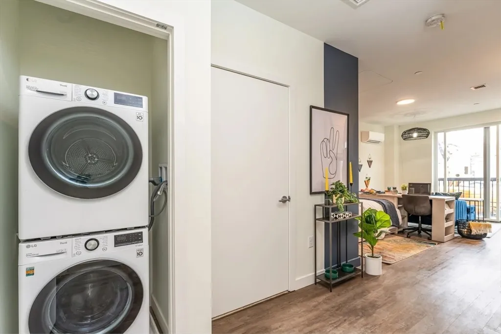 Studio bed, 1 bath apartment for rent at 3 Hawkins St Unit 408, Union Square — photo 5 of 11