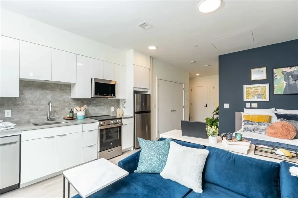 Studio bed, 1 bath apartment for rent at 3 Hawkins St Unit 412, Union Square — photo 1 of 10